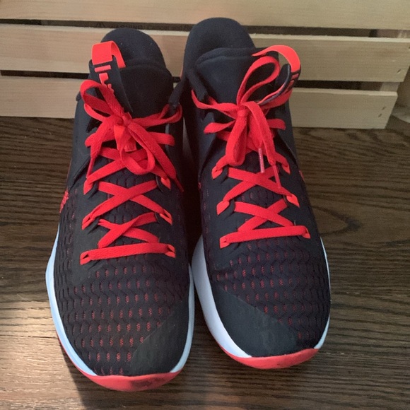 Nike Lebron Witness 5 Size 11.5 men’s sneakers - Picture 2 of 4